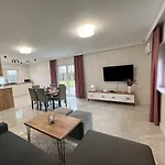 Max House, Energylandia Apartman